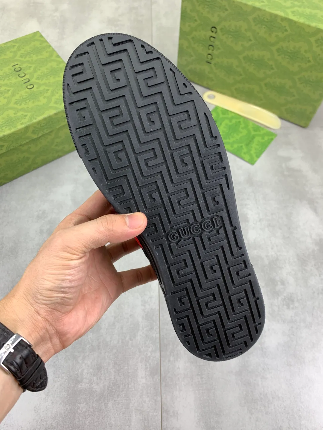 Men's shoes 💰P420 💰[New style]🆘 The latest model from Gucci GUCCI official website🎁Classic casual and fashionable men's shoes👟Best model💥The style is simple and elegant, exclusive for trendy men. Unique official website latest brand elements👑Gucci original decoration, fashionable and generous, original soft calfskin fabric➕Comfortable soft first-layer pigskin lining ✅The official website specifies the wear-resistant casual outsole, the classic model is taken in kind🎬Color: 4️⃣colors available😍Number: 38-44